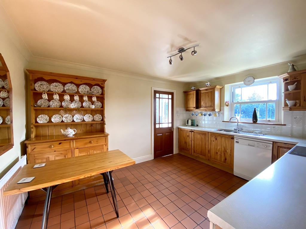 Kitchen / Breakfast Room