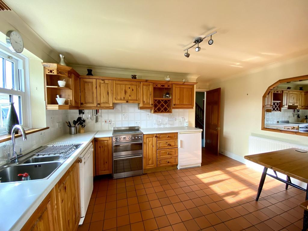 Kitchen / Breakfast Room