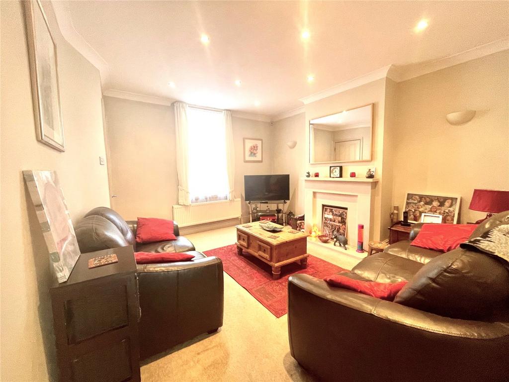 Belmore Lane, Lymington, Hampshire, SO41 3 bed end of terrace house for