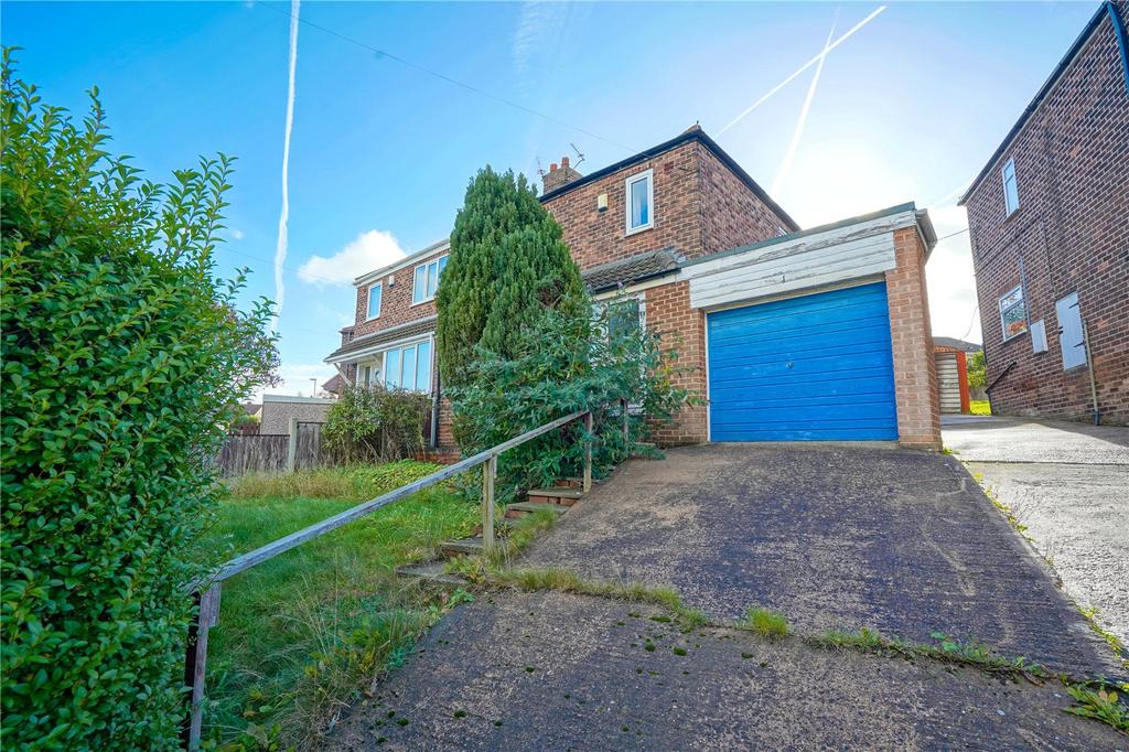 Larch Avenue, Wickersley, Rotherham... 3 bed semidetached house £150,000