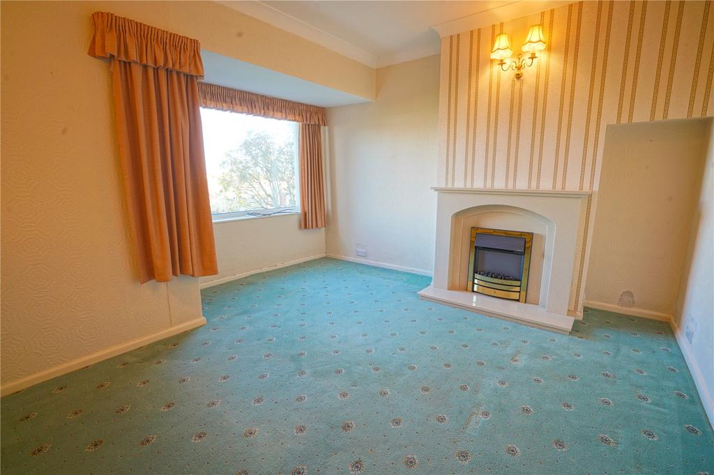 Larch Avenue, Wickersley, Rotherham... 3 bed semidetached house £150,000