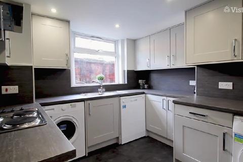 5 bedroom house to rent, HARTLEY AVENUE, Leeds