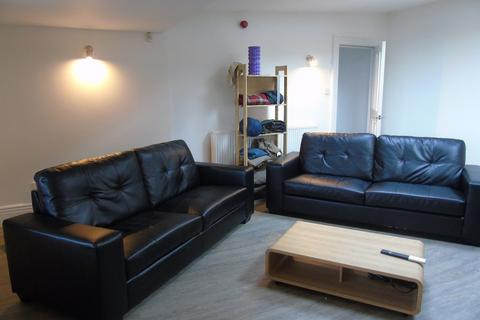 8 bedroom house to rent, KELSO ROAD, Leeds