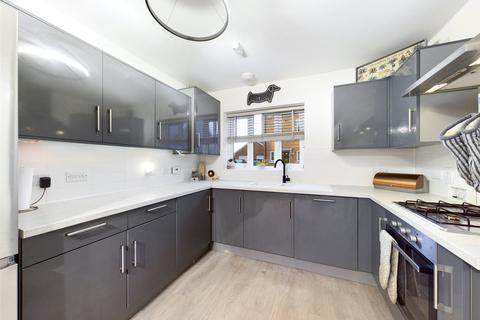 6 Manu Marble Way, Gloucester, GL1 5QZ