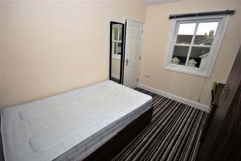 3 bedroom apartment to rent, George Street, Leamington Spa, CV31