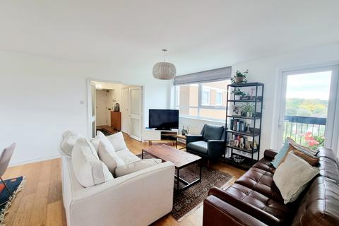 3 bedroom flat to rent - Noblefieild Heights, Great North Road, East Finchley, N2