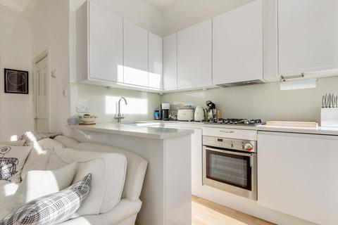 32d Comeragh Road, London, W14 9HR
