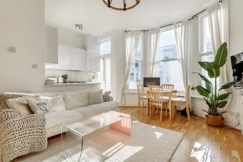 32d Comeragh Road, London, W14 9HR
