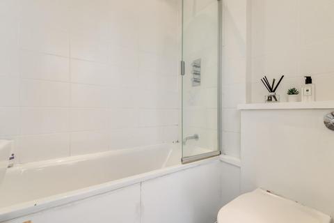 32d Comeragh Road, London, W14 9HR