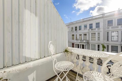 32d Comeragh Road, London, W14 9HR