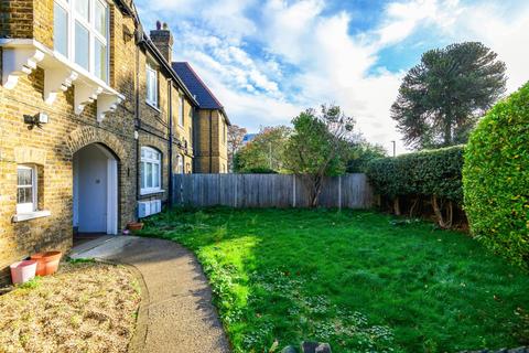 27b Trinity Crescent, London, SW17 7AG