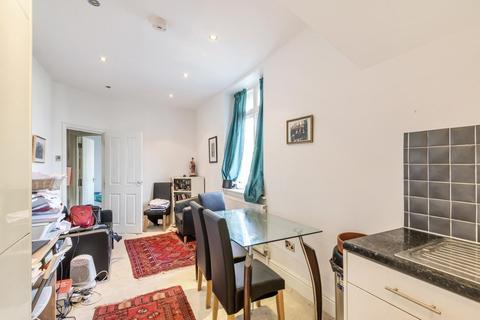 27b Trinity Crescent, London, SW17 7AG