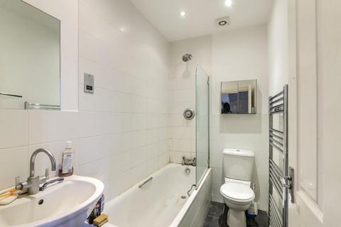 27b Trinity Crescent, London, SW17 7AG