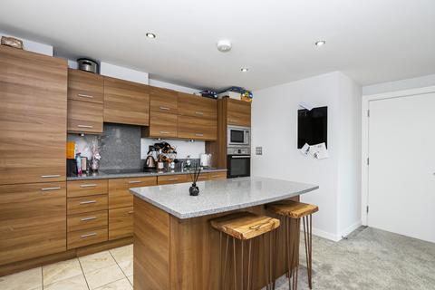 2 bedroom apartment for sale - High Road, Buckhurst Hill, IG9