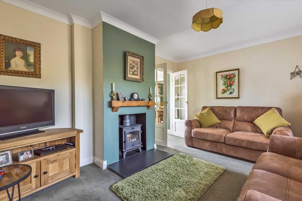 Charlton Road, Andover 3 bed semidetached house £410,000