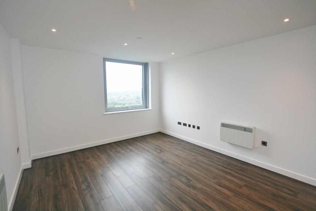 Churchill Place, Basingstoke, RG21 1 bed flat £900 pcm (£208 pw)