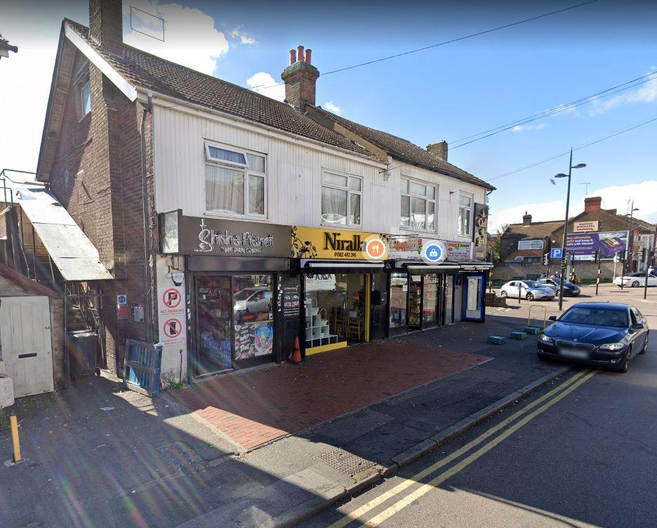 Leagrave Road Luton LU4 8HT 2 bed flat £900 pcm (£208 pw)