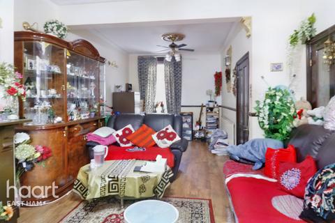 4 bedroom terraced house for sale - Lawrence Road East Ham, London