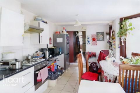4 bedroom terraced house for sale, Lawrence Road East Ham, London