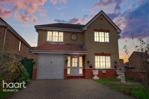 2 Broom Close, Taverham, Norwich, NR8 6FS