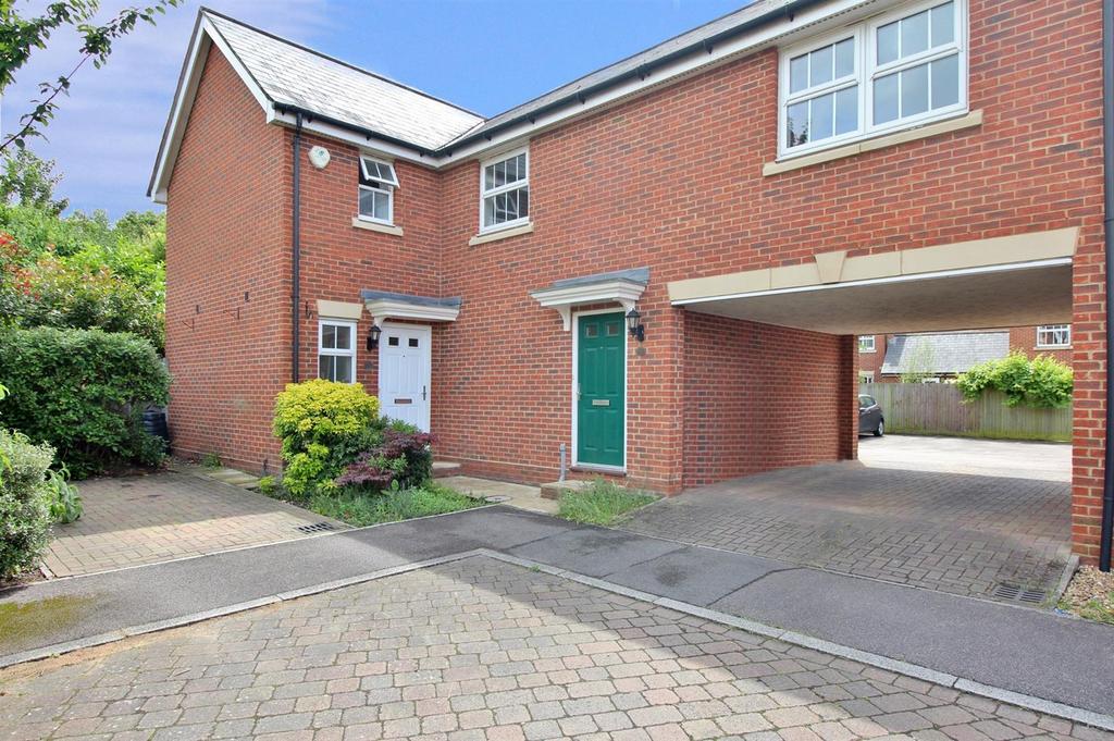 Reed Court, Ingress Park, Greenhithe, Kent, DA9 3 bed link detached
