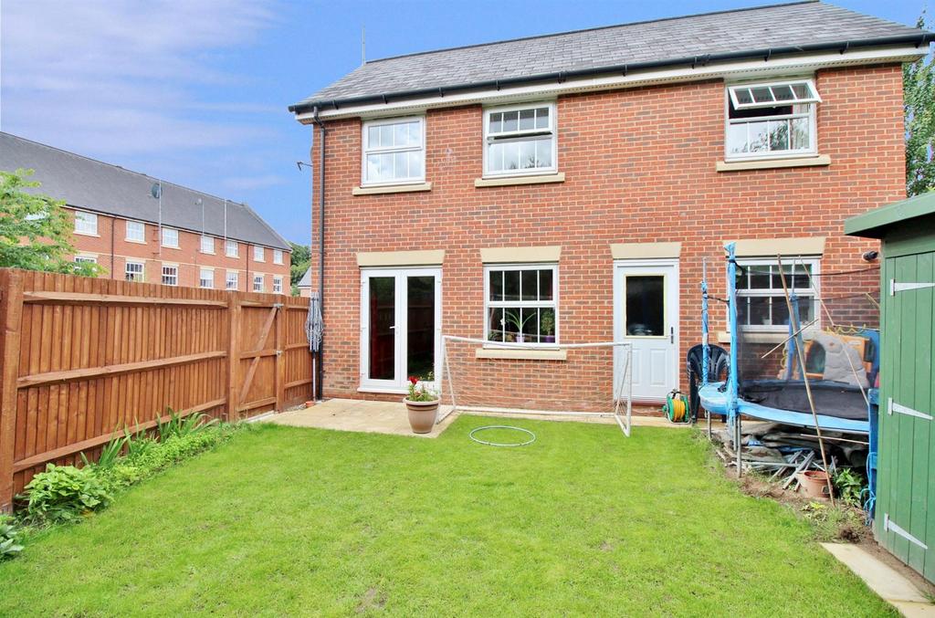 Reed Court, Ingress Park, Greenhithe, Kent, DA9 3 bed semidetached