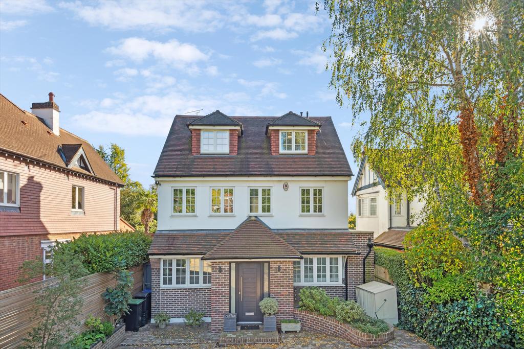 Coombe Lane West, Kingston upon Thames, KT2 5 bed detached house for