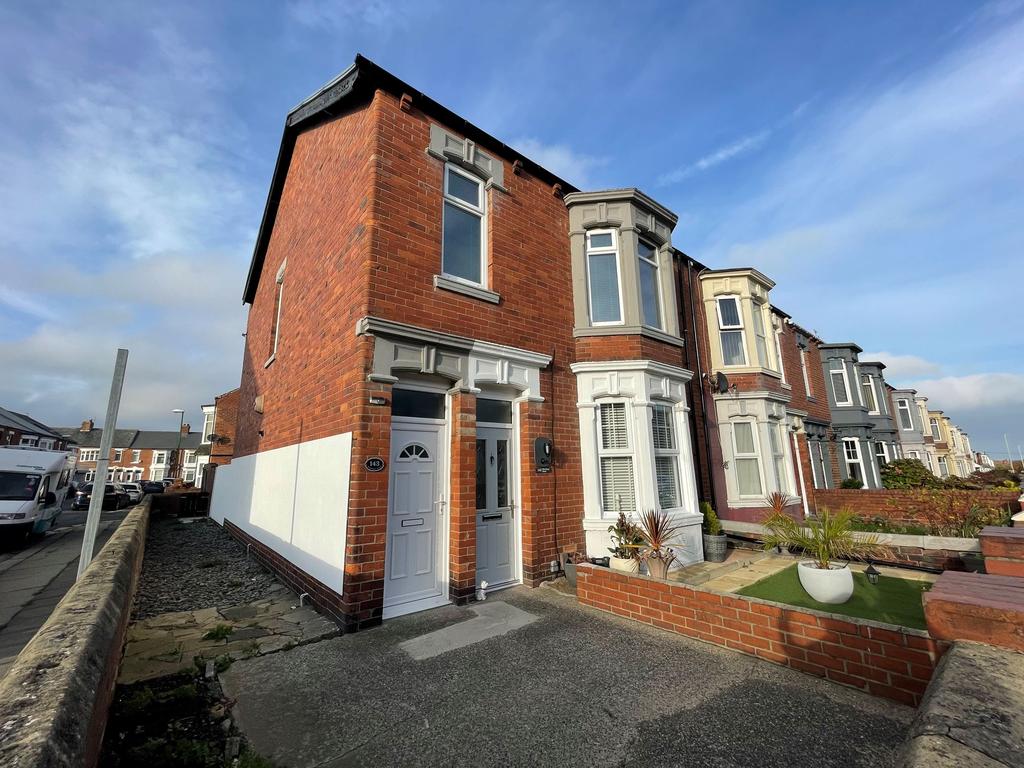 Mowbray Road, Westoe, South Shields... 2 bed flat £125,000