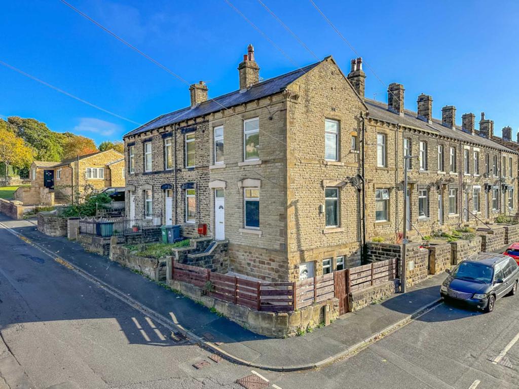 Bath Street, Batley 2 bed end of terrace house - £110,000