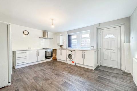 41 Bath Street, Batley, WF17 5NT