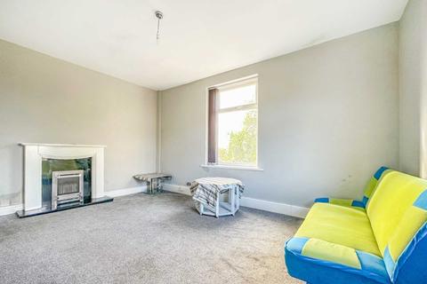 41 Bath Street, Batley, WF17 5NT
