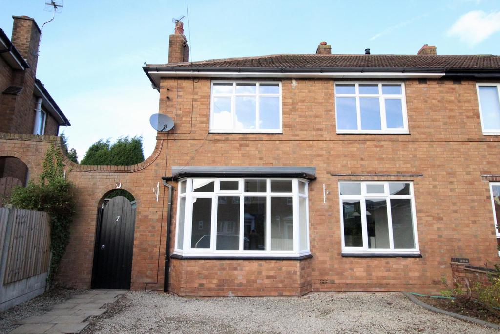 Chapel Road, Armitage, Rugeley... 3 bed semidetached house £875 pcm