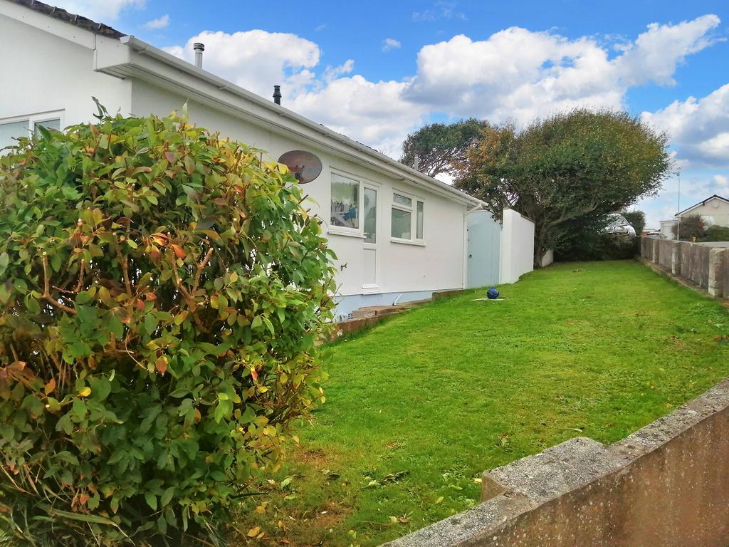 Petherick Road, Bude EX23 2 bed detached bungalow £1,000 pcm (£231 pw)