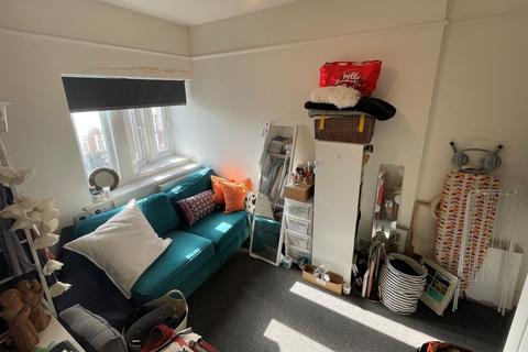 321b Green Lanes, London, N13 4TY