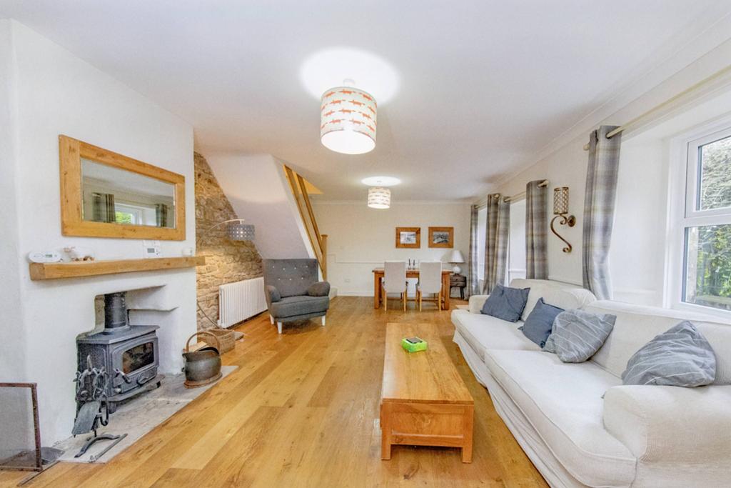 St. Helens Street, Corbridge NE45 2 bed detached house £975 pcm (£225 pw)