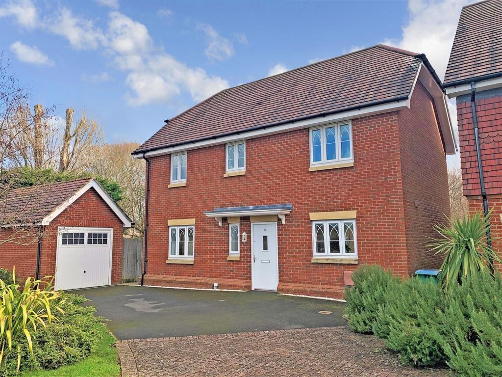Chantry Mead Downview Road PO22 4 bed detached house £1,800 pcm (£415 pw)