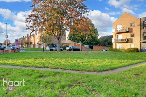 5, Norwood House Larch Crescent, Hayes, UB4 9DX