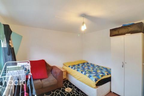 5, Norwood House Larch Crescent, Hayes, UB4 9DX