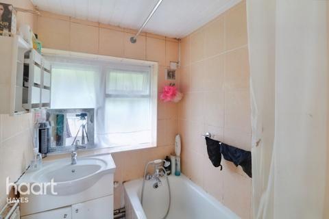 5, Norwood House Larch Crescent, Hayes, UB4 9DX