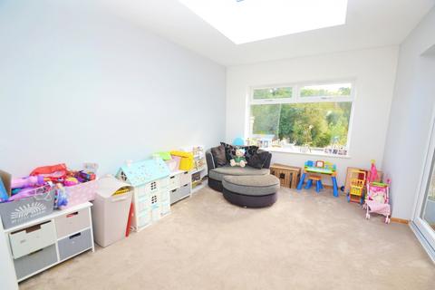 14 Berkeley Avenue, Poole, BH12 4HZ