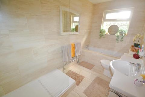 14 Berkeley Avenue, Poole, BH12 4HZ