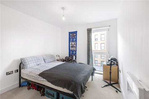 2 bedroom apartment for sale - Harry Zeital Way, London, E5
