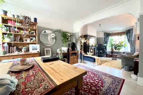 3 bedroom terraced house for sale, Salehurst Road, Old Town, Eastbourne, BN21