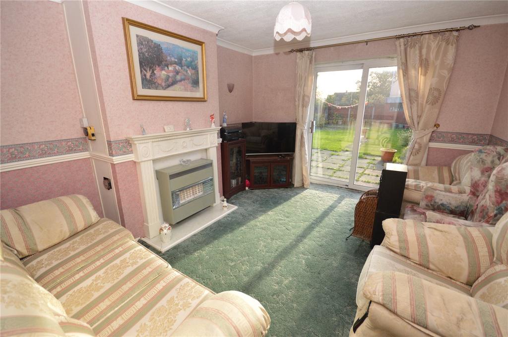 Kirkwood Road, Luton, Bedfordshire, LU4 3 bed semidetached house £