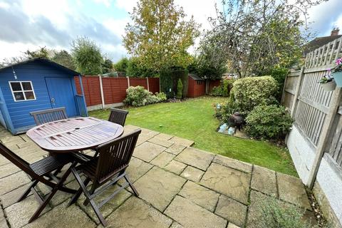 3 bedroom semi-detached house for sale - Malcolm Road, Shirley