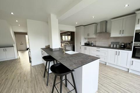5 Dalecote Avenue, Solihull, B92 9QR
