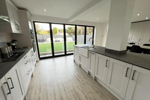 5 Dalecote Avenue, Solihull, B92 9QR