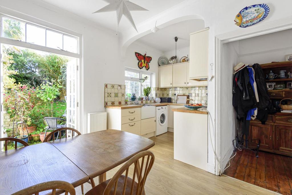 Tylney Road, Bromley 2 bed terraced house £500,000