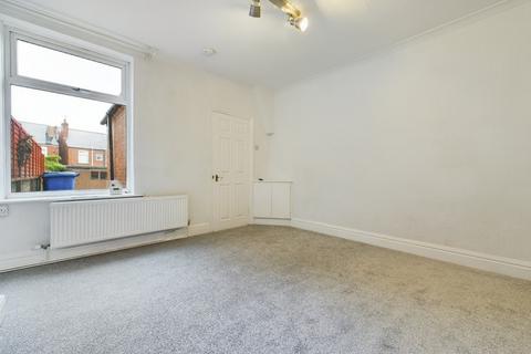 2 bedroom terraced house to rent, Lord Roberts Road, Derby Road, Chesterfield