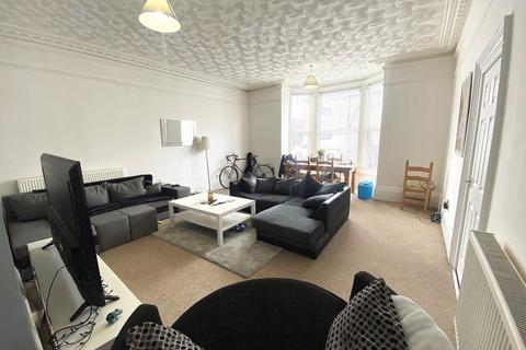 2 bedroom ground floor flat for sale, Queens Road, North End, Portsmouth